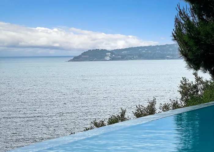 Heaven Apt, Rickeys Lägenhet